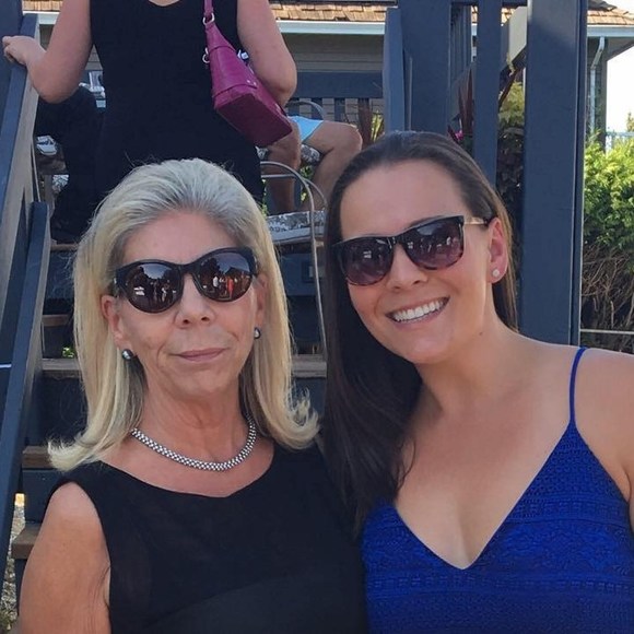 Meet your Posher, Lea - Picture 1 of 1